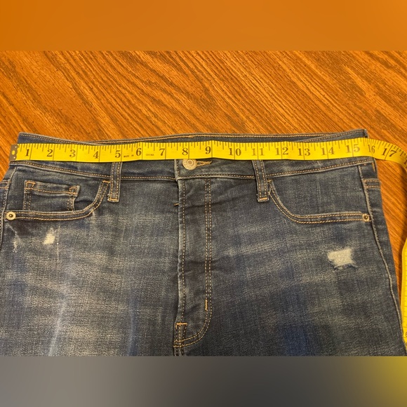 Old Navy Rockstar Super Skinny Extra High- Rise with 360° Stretch - Size 10 - Picture 5 of 6